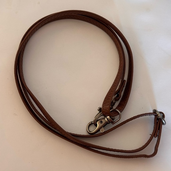 NWT Sakroots Spirit Desert Smartphone Wristlet Blue Paisley Crossbody Strap Inc - Picture 6 of 15